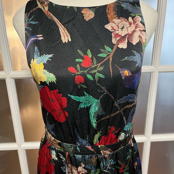 Alice + Olivia Elis Floral-Print Silk Maxi Dress - Picture 9 of 14